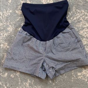 Gap maternity shorts